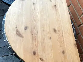 Buet vægklapbord