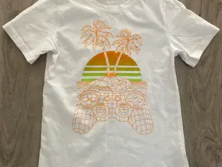 T-shirt i str. 134/140