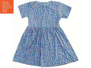 Blå kjole med blomsterprint fra LIBERTÉ Essentiel (str. 110)