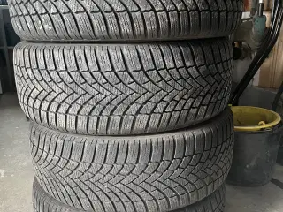 Brigdestone vinterdæk 215/50/19