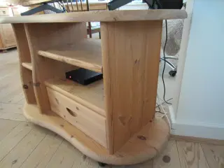 TV - bord med hjul
