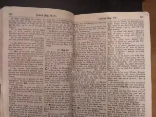 Gammel bibel fra 1911 i sort omslag