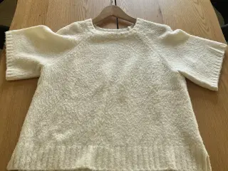 Bluse fra Fine Copenhagen. Brystmål ca 54 cm. 