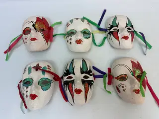 6 små masker i bemalet porcelæn