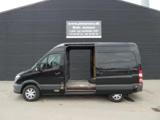 Mercedes-Benz Sprinter 213 2,1 CDI R2 129HK Van 6g