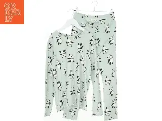 Nattøj med panda mønster fra Zara (str. 164)