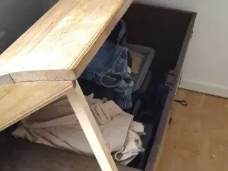 Stor rummelig kiste!
