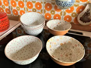 6 smukke skåle i porcelæn, bowls