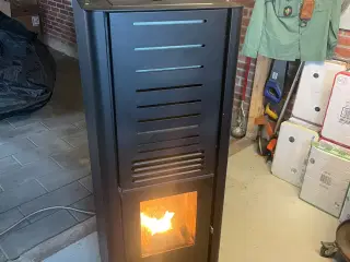 Langå pilleoven med 40kg magasin 