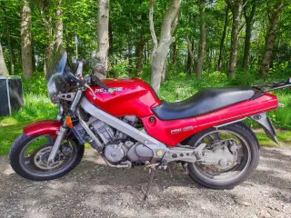 Honda NTV 650 -86