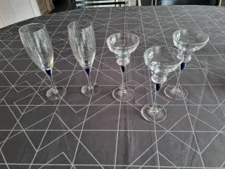  Blå dråbe! 3 stk. lysestage og 2 vinglas