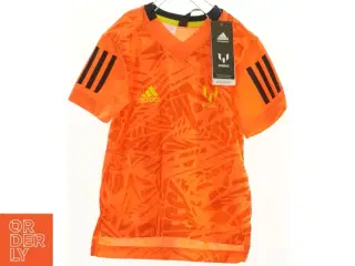T-Shirt fra Adidas (str. 110 cm)