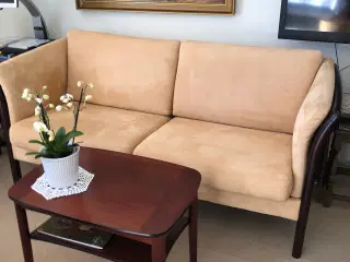 2 pers. sofa 170 cm , lille sofabord, 