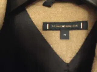 Tommy Hilfiger frakke sælges 