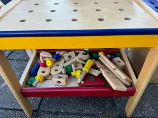 Værktøjsbord i solidt træ