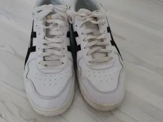 Asics sneakers 