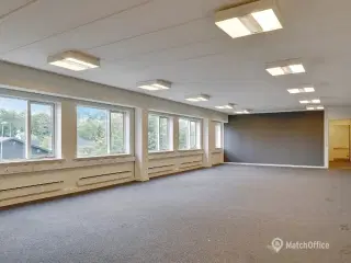Indflytningsklar kontor i Lystrup. 7.500/mdr