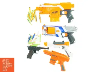 Nerf blasters og skumpile fra Nerf (str. 33 x 19 cm 31 x 17 cm 24 x 14 cm 26 xn 14 cm 20 x 11 cm)