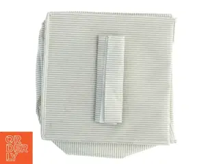Hængende opbevaring med hylder (str. 120 x. 30 cm)