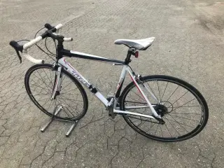 Racer cykel