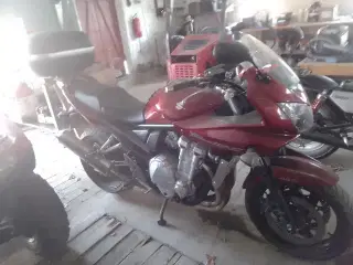 Suzuki bandit 1250 s 