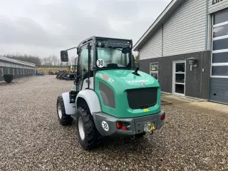 Kramer KL25.5T med teleskoparm, så den har stor rækkevidde og fleksibilitet