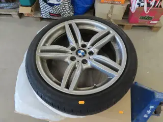 BMW fælge med PIRELLI vinterdæk til BMW M5