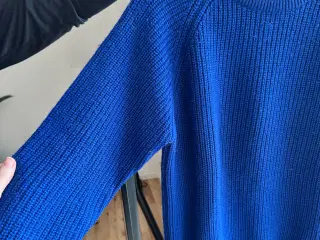 Blå uld sweater