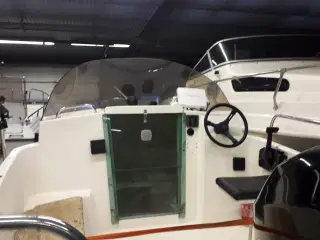Kabinebåd med bådtrailer