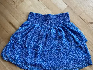 Kort blå ONLY nederdel  i L - aldrig brugt