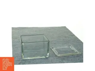 Glasskål med låg (str. 11 x 9 x 7 cm)