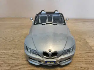 Modelbil, BMW M Roadster 1996, skala 1/18