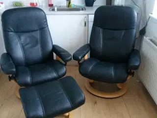 2 stressless consul med 1 skammel i super stand. 