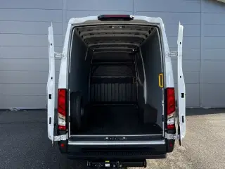 Iveco Daily 2,3 35S16 12m³ Van AG8