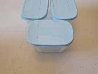 3 små tupperware opbevarings bøtter 