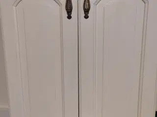 3 stk skabe med låger