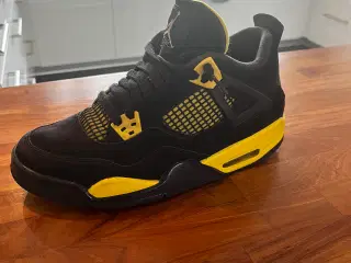 Nike Air Jordan 4 Retro (GS) str 40