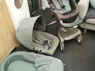 STOKKE Barnevogn med tre kurve