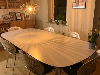 Prada spisebord fra Ilva 