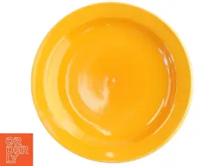 Sæt af orange tallerkener fra Lounge (str. Ø. 20,5 cm)