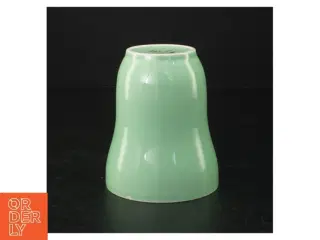 Grøn keramikvase fra Kahler (str. 11 cm)