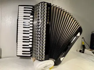 Hohner - Atlantic IVN. De Luxe Sælges"