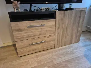 IKEA møbel i mørk træ