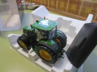 1 stk John Deere 6210 R i SIKU