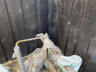Stige med tagbøjle
