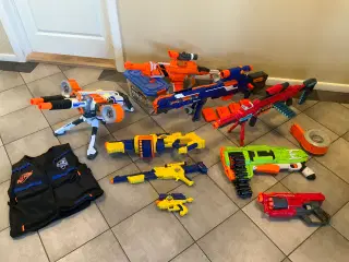 9 Nerf Gun, vest og ekstra spand med skud 