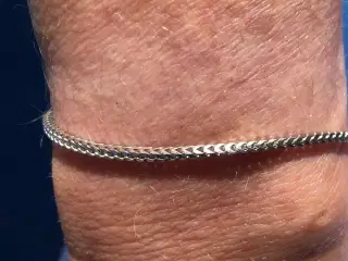 Elegant klassisk armbånd i hvidguld (14K, 585)