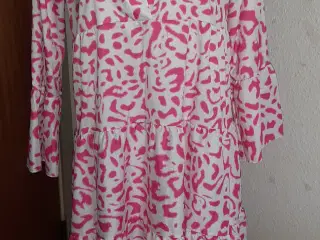 kjole.BOHO-Pink leopard print.Str: Medium