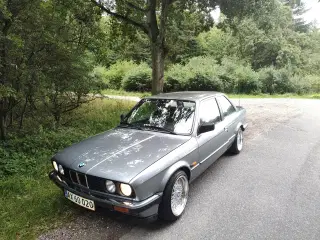 BMW E30 2 dørs 2,0