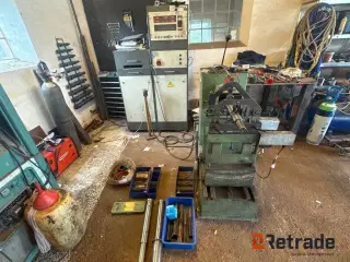 - - - Schenck AHE 1212 Afbalanceringsmaskine